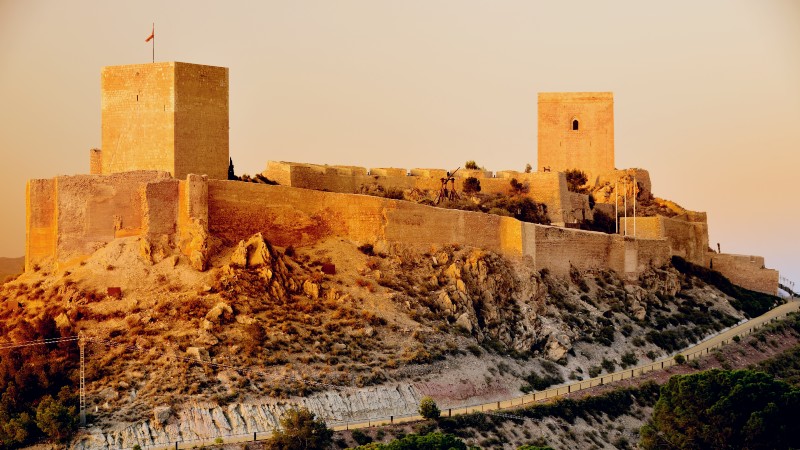 En festning p� en topp i Lorca